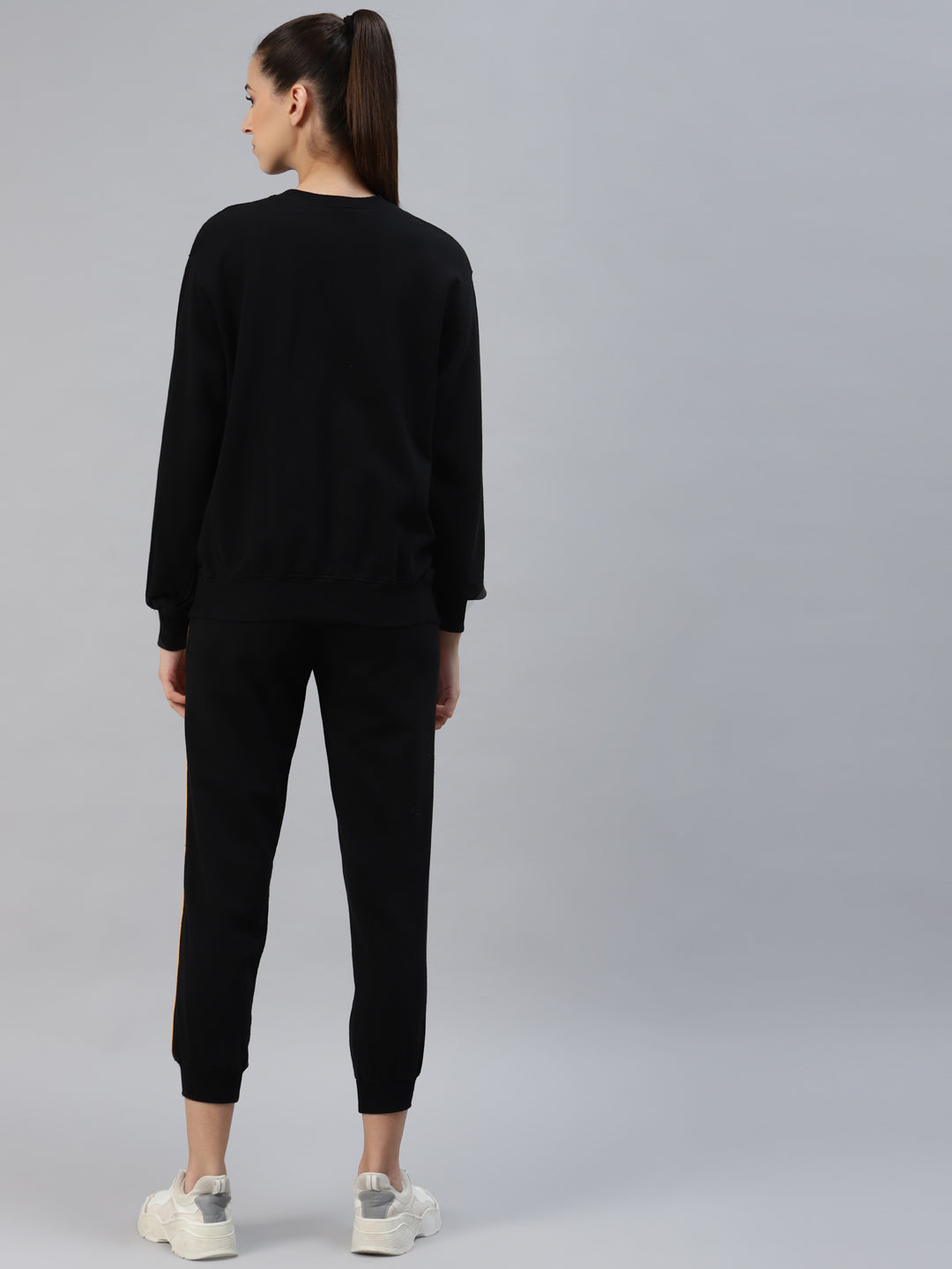 Laabha Women Black White Printed Tracksuit