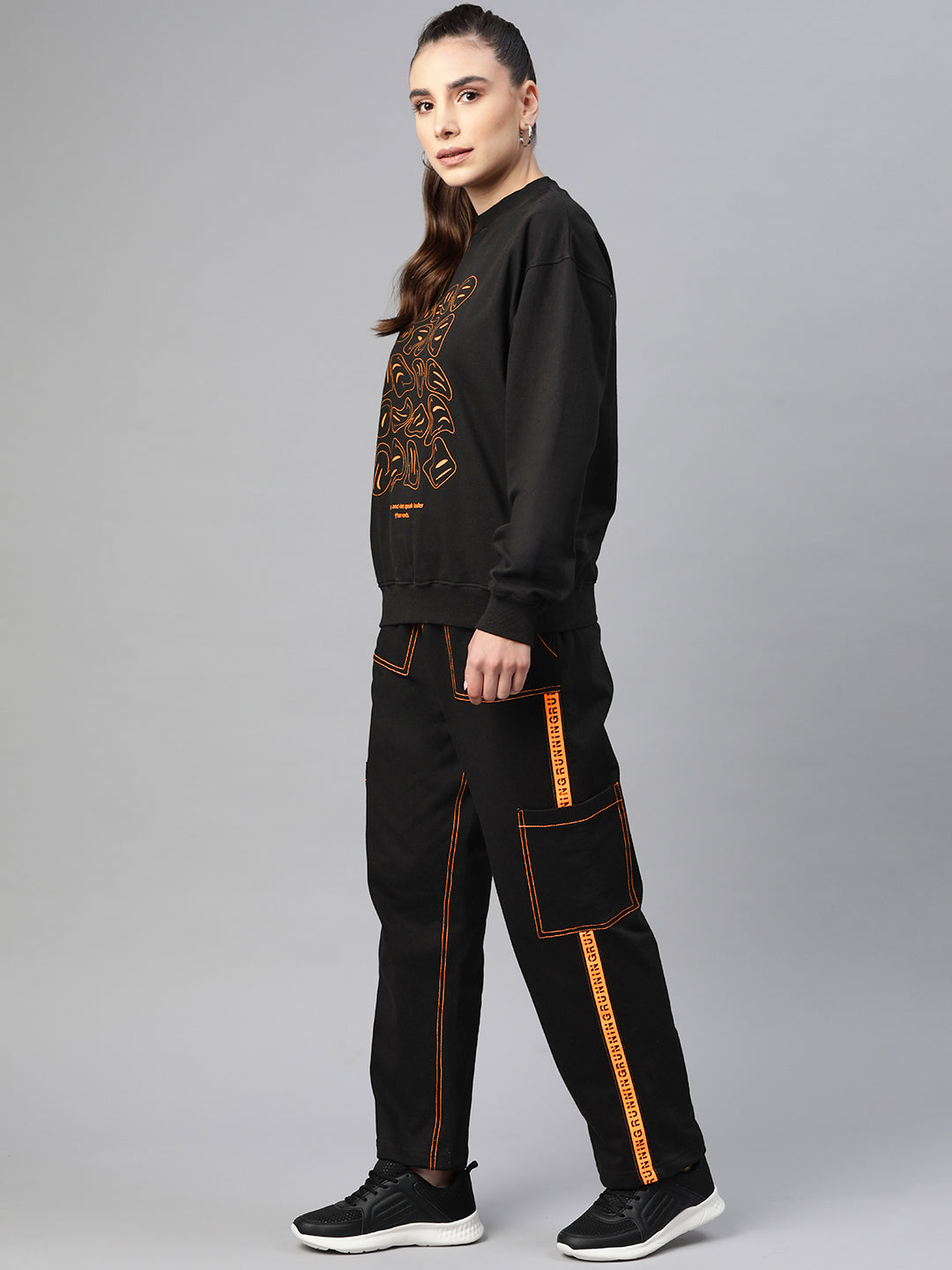 Laabha Women Black Printed Stylish Tracksuit